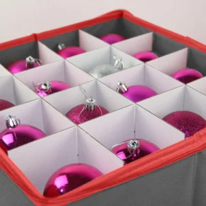 Ornament divider closeup