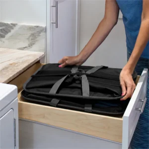 Folding tote in use