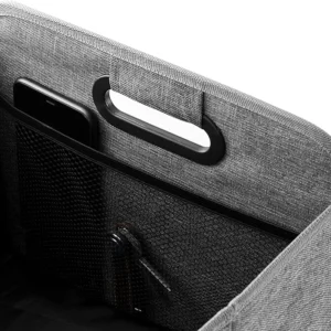 Handle and mesh pocket detail