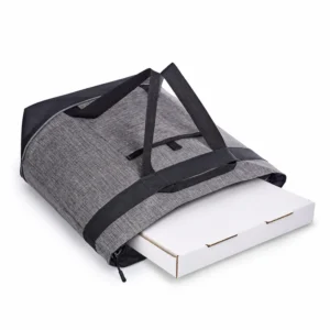 Bolsa plegada y acceso por la abertura